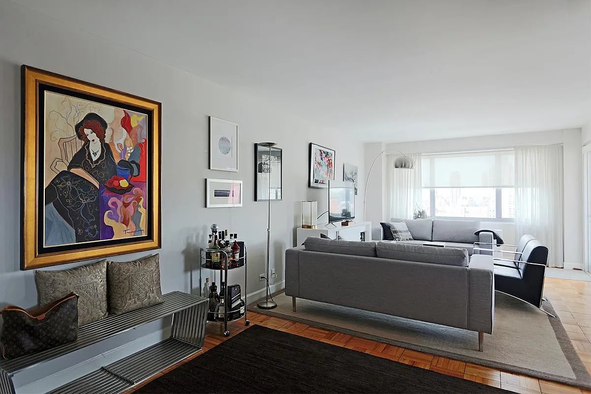 500 East 77th St Unit: 1602