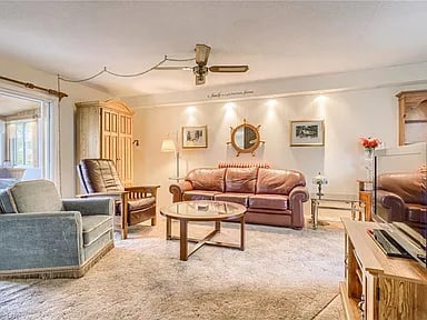 1668 Beaumont Dr