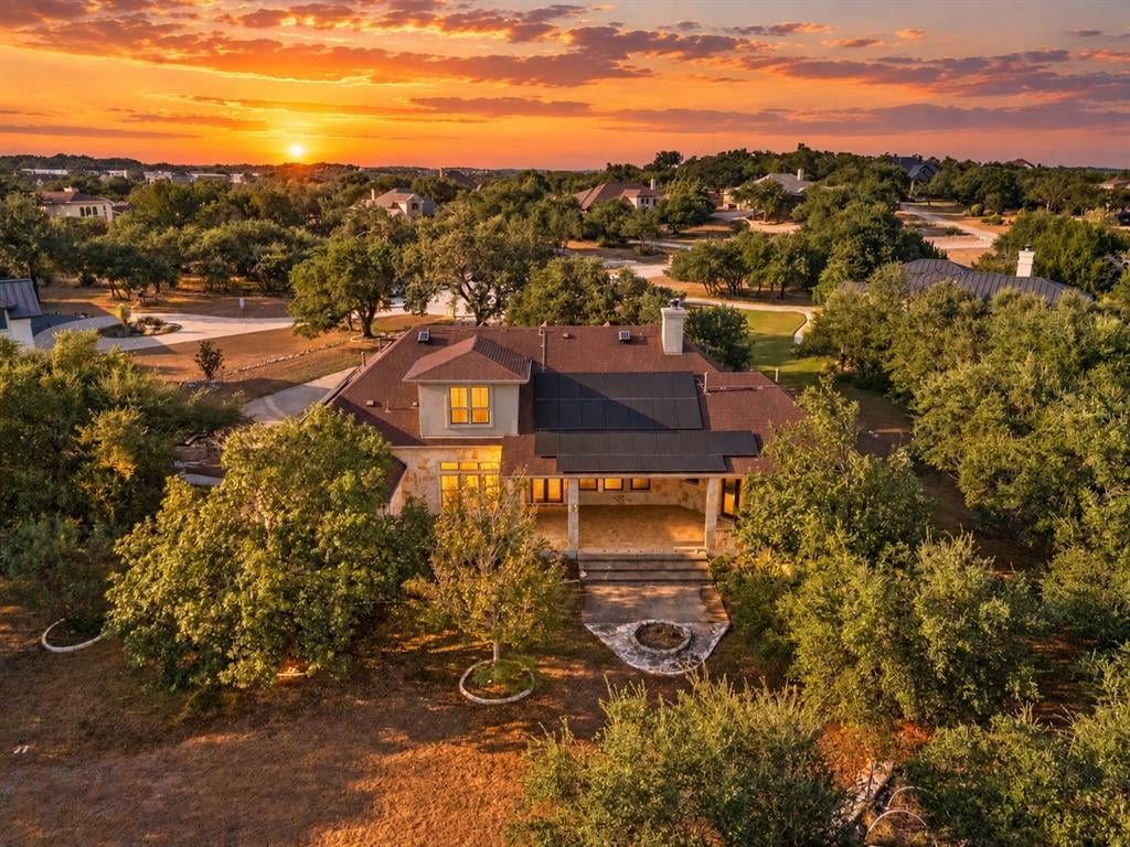 Private Cul-de-Sac Driftwood Estate on 1+ Acre