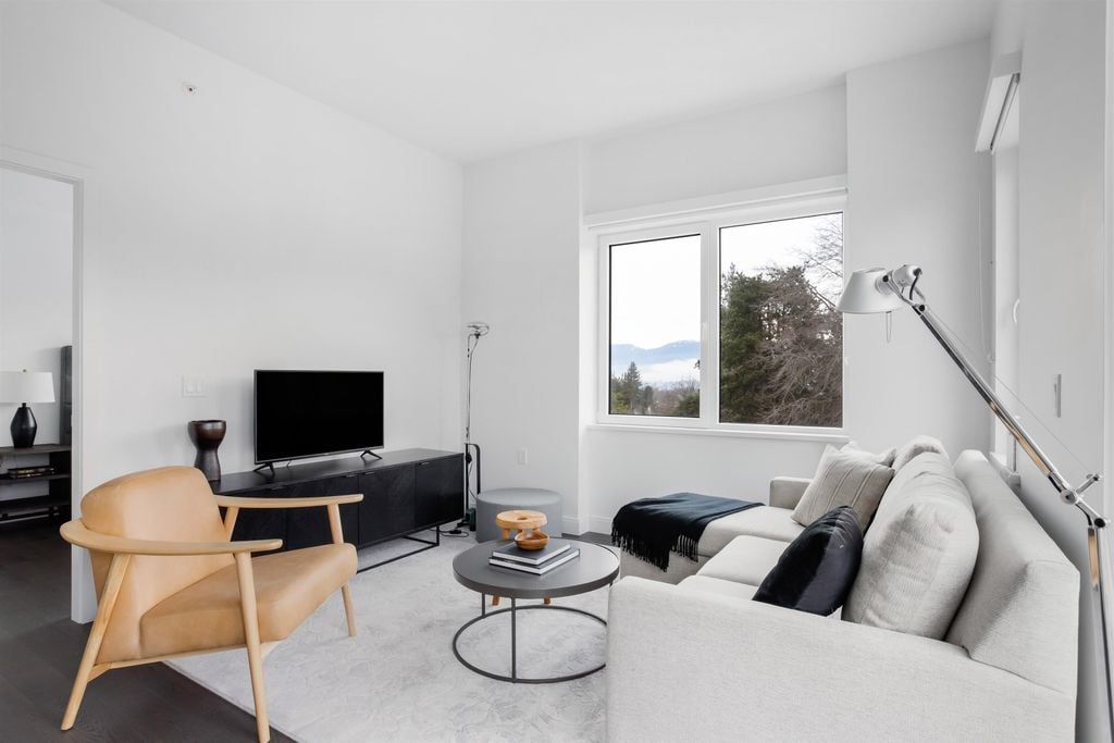 4908 Cambie St, #405