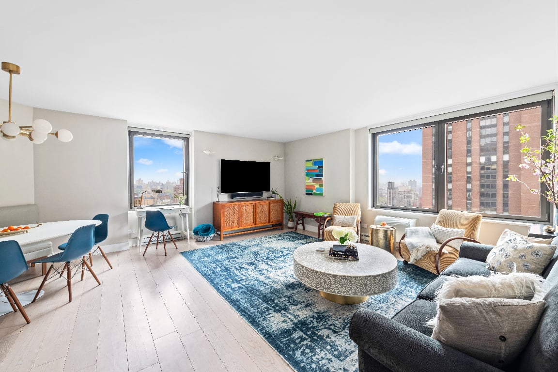 1601 Third Ave, #27H
