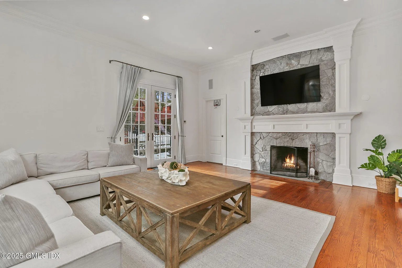 70 Sherwood Ave