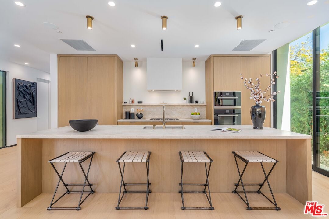 Windmere Crest, Dorrington Ave, 90048