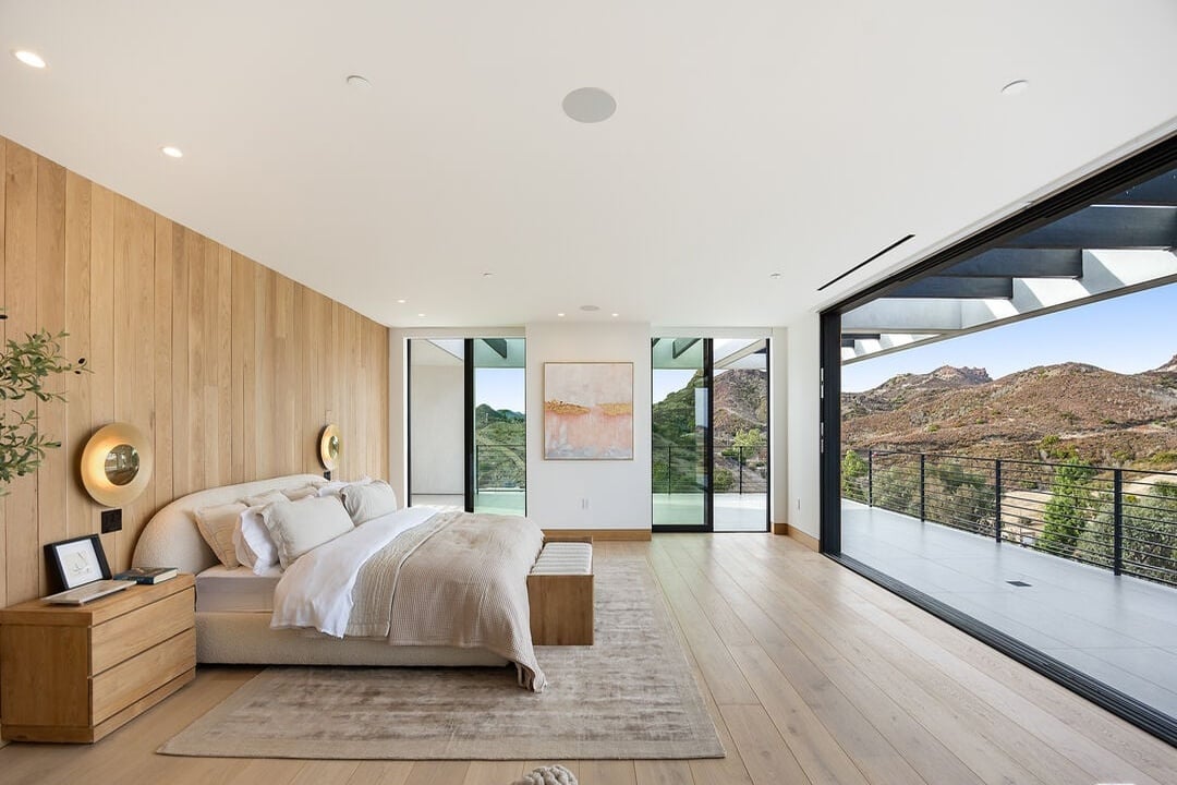 Mulholland Hwy, 90265