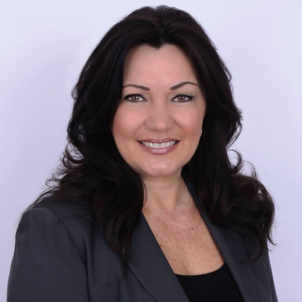 Gale Sauchelli Bedminster, NJ Real Estate Agent Headshot