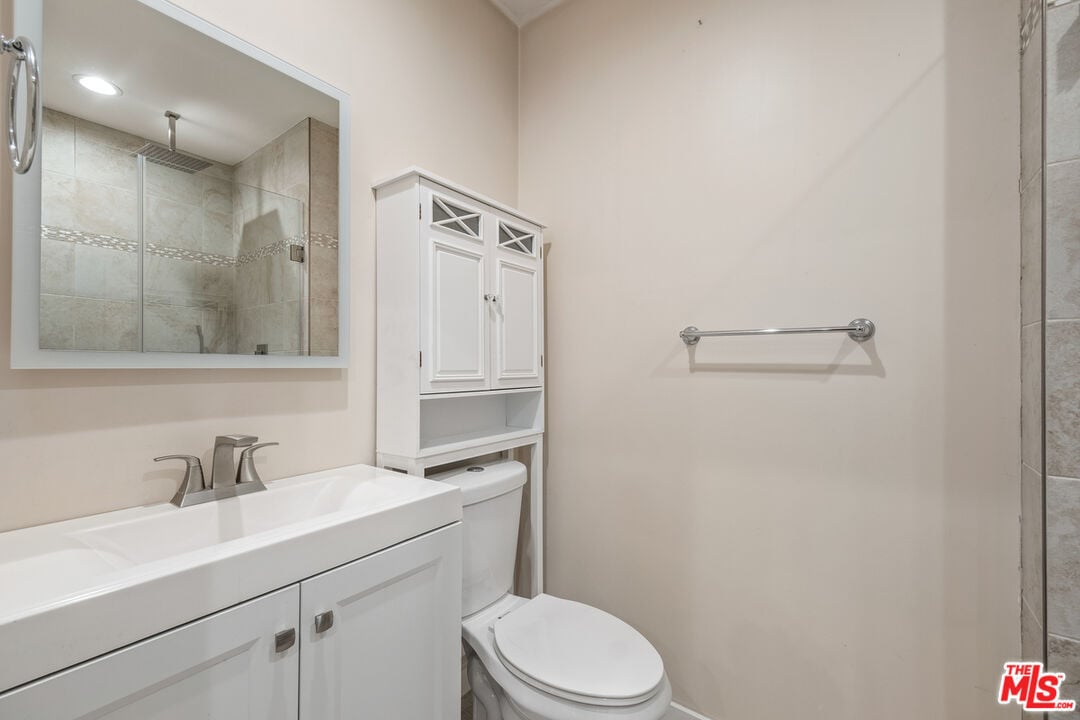 1115 N Beverly Gln
