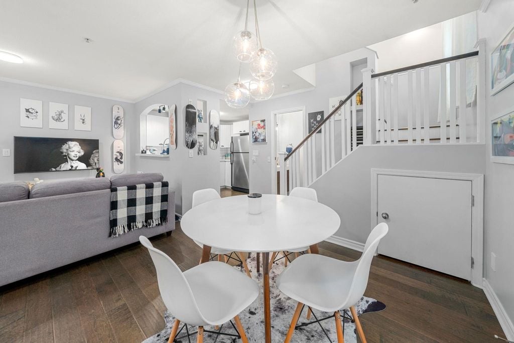 995 Lynn Valley Rd, #3