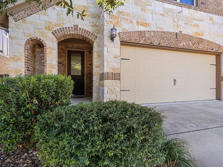 9416 Hunter Ln