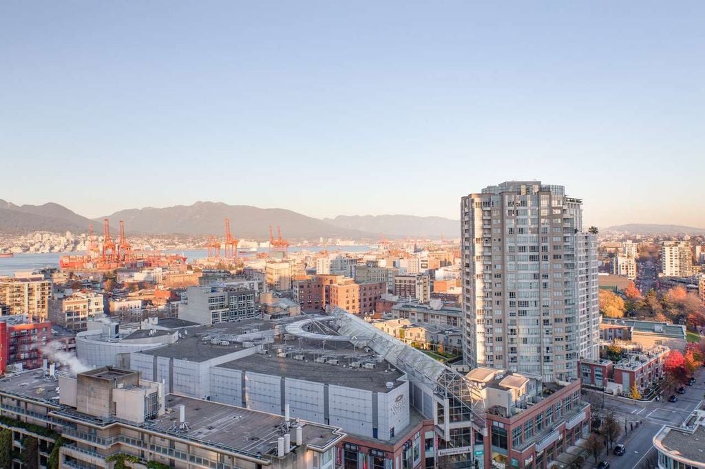 188 Keefer Pl, #2305