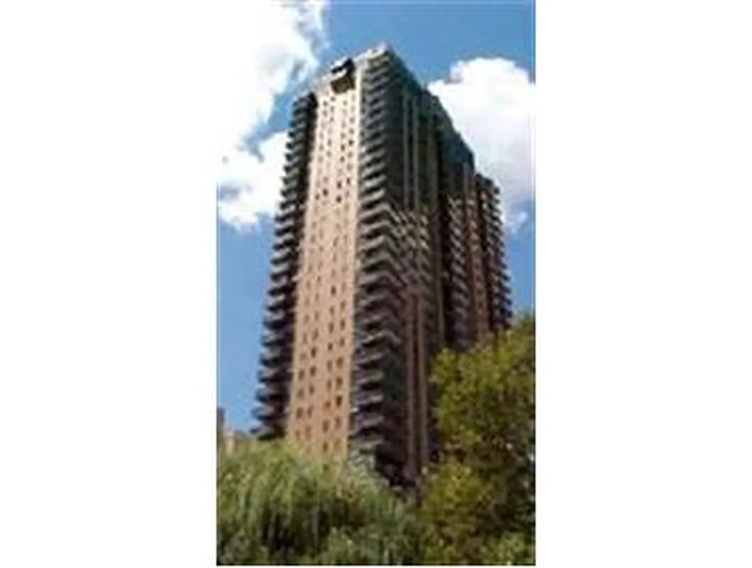 161 W 61st St PHB