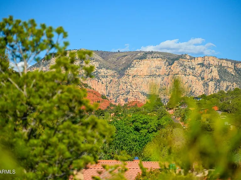 2272 ROADRUNNER Road, Sedona