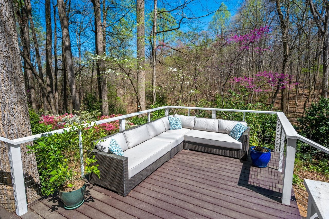 1021 Laurel Hill Rd