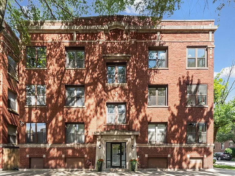 1900 W Byron ST 2