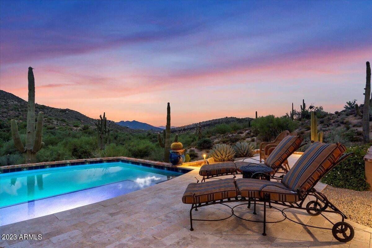 9514 E Madera Dr