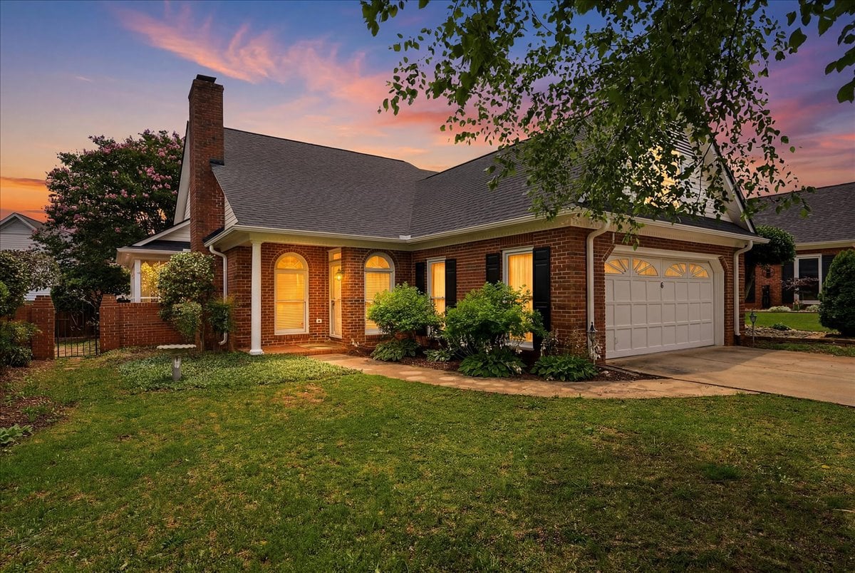 6 Greenview Drive, Greenville, SC 29609