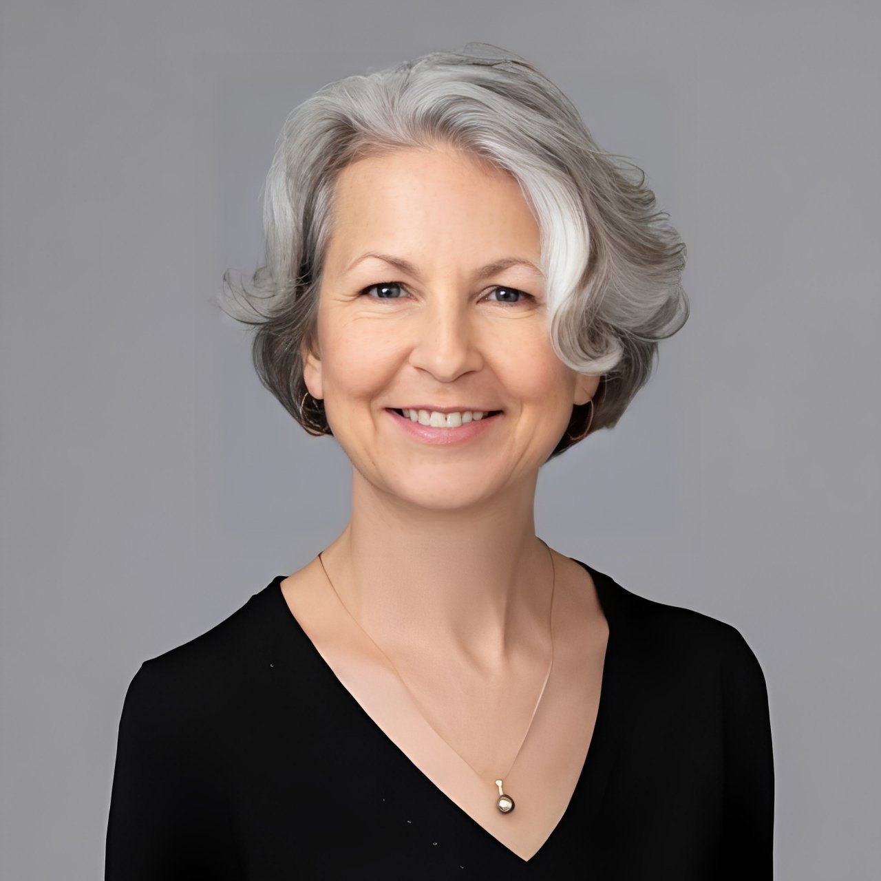 Julianna Garris Honolulu, HI Real Estate Agent Headshot