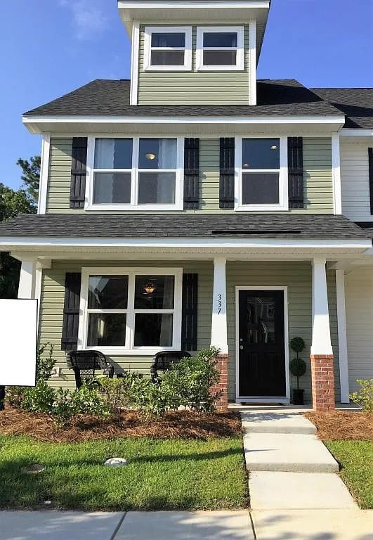 372 Flyway Rd