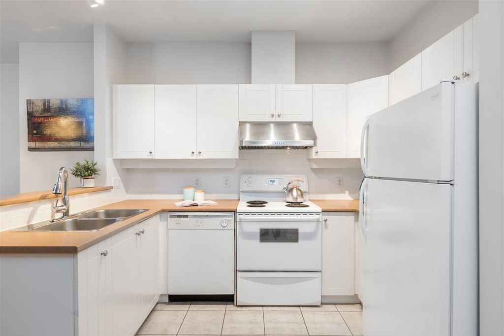 15 6th Ave, #135