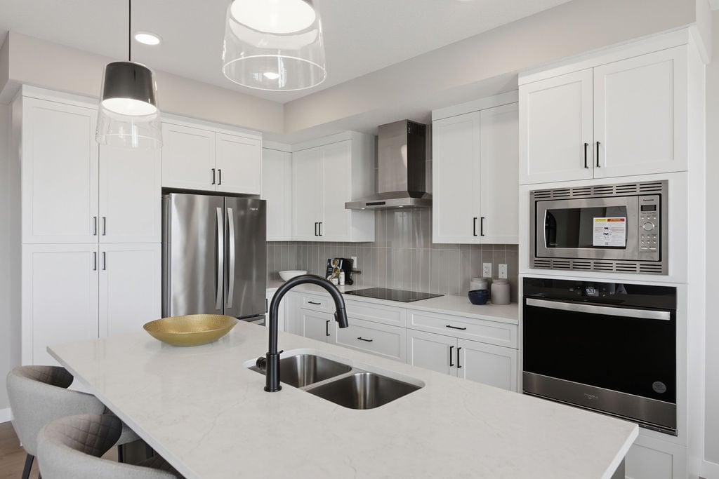 147 Belvedere Crescent SE