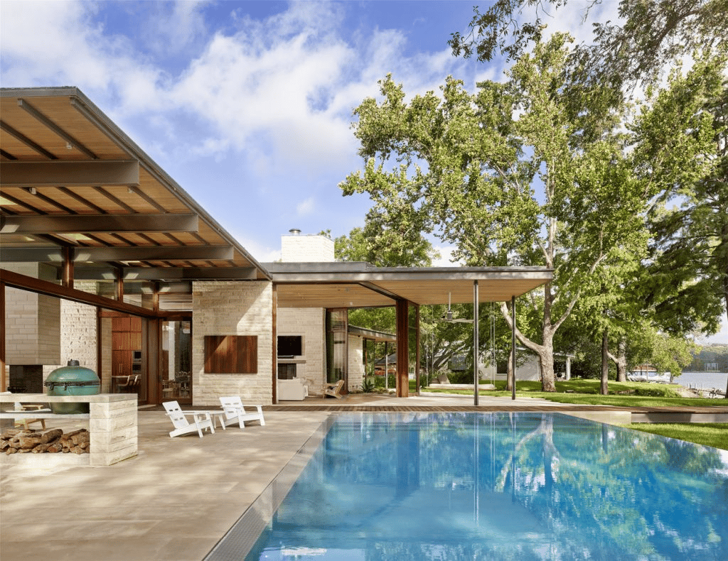 A Modernist Lakefront Retreat Rooted in Nature