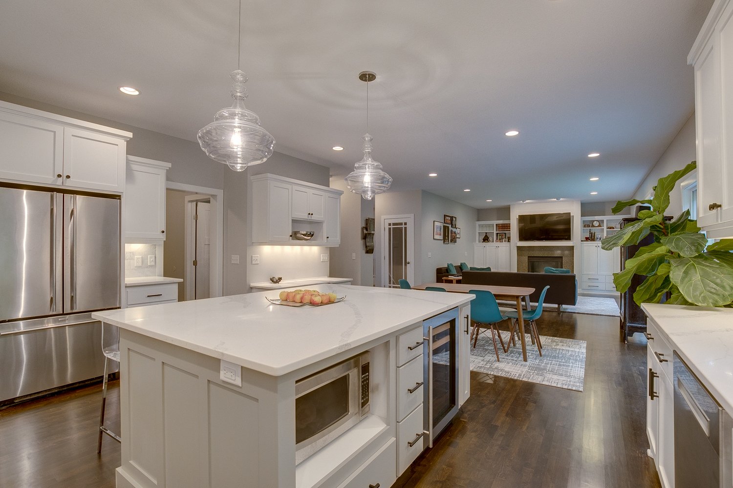 Renovated 2-Story, Walkable to Downtown Wayzata