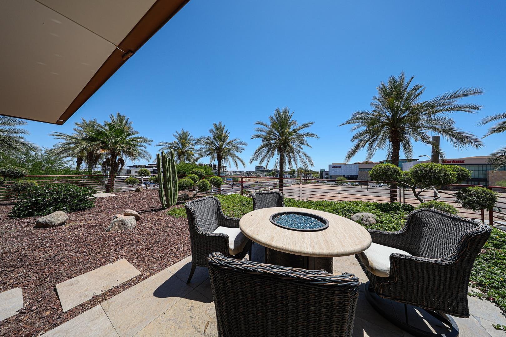 7157 E Rancho Vista Dr, #3006