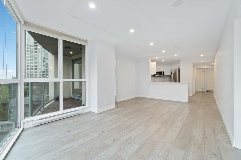 907 Beach Ave, #602