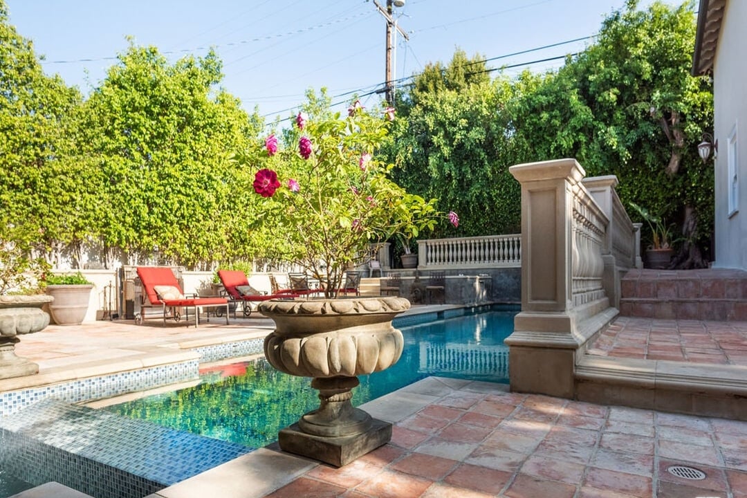 San Vicente Blvd, 90402