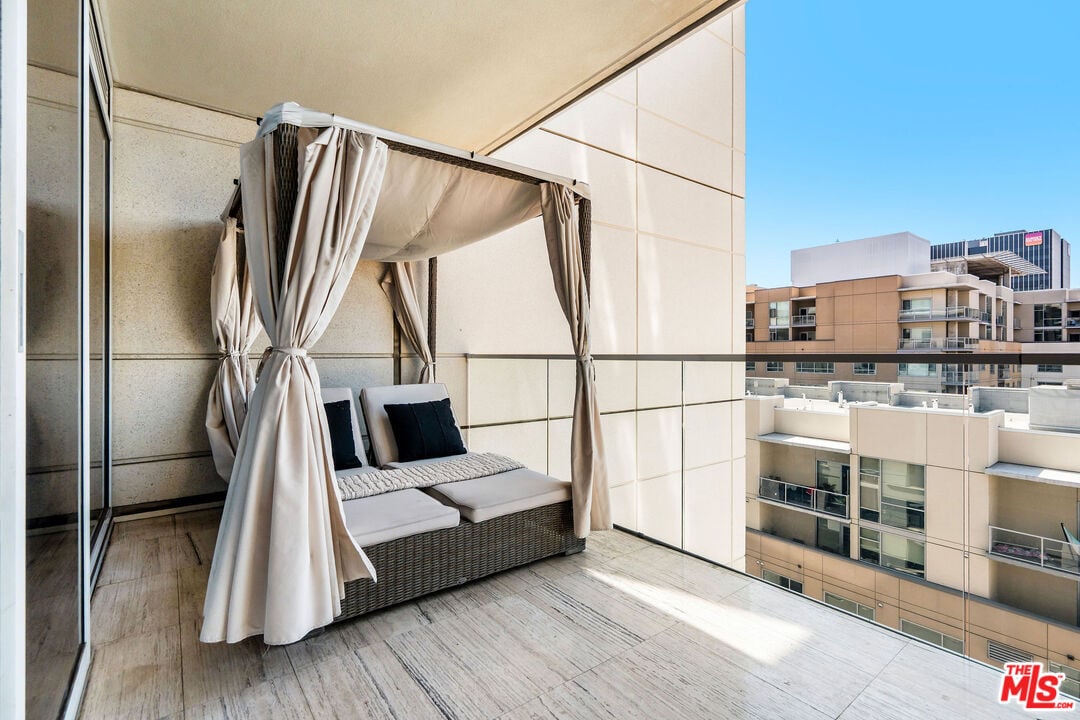 6250 Hollywood Blvd, #10L