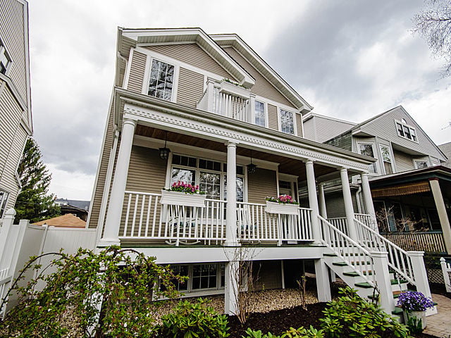 2160 W sunnyside AVE