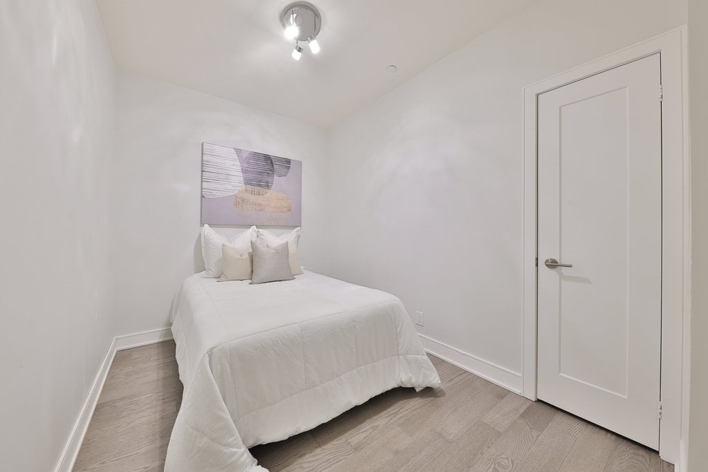 GR17-1575 Lakeshore Rd W