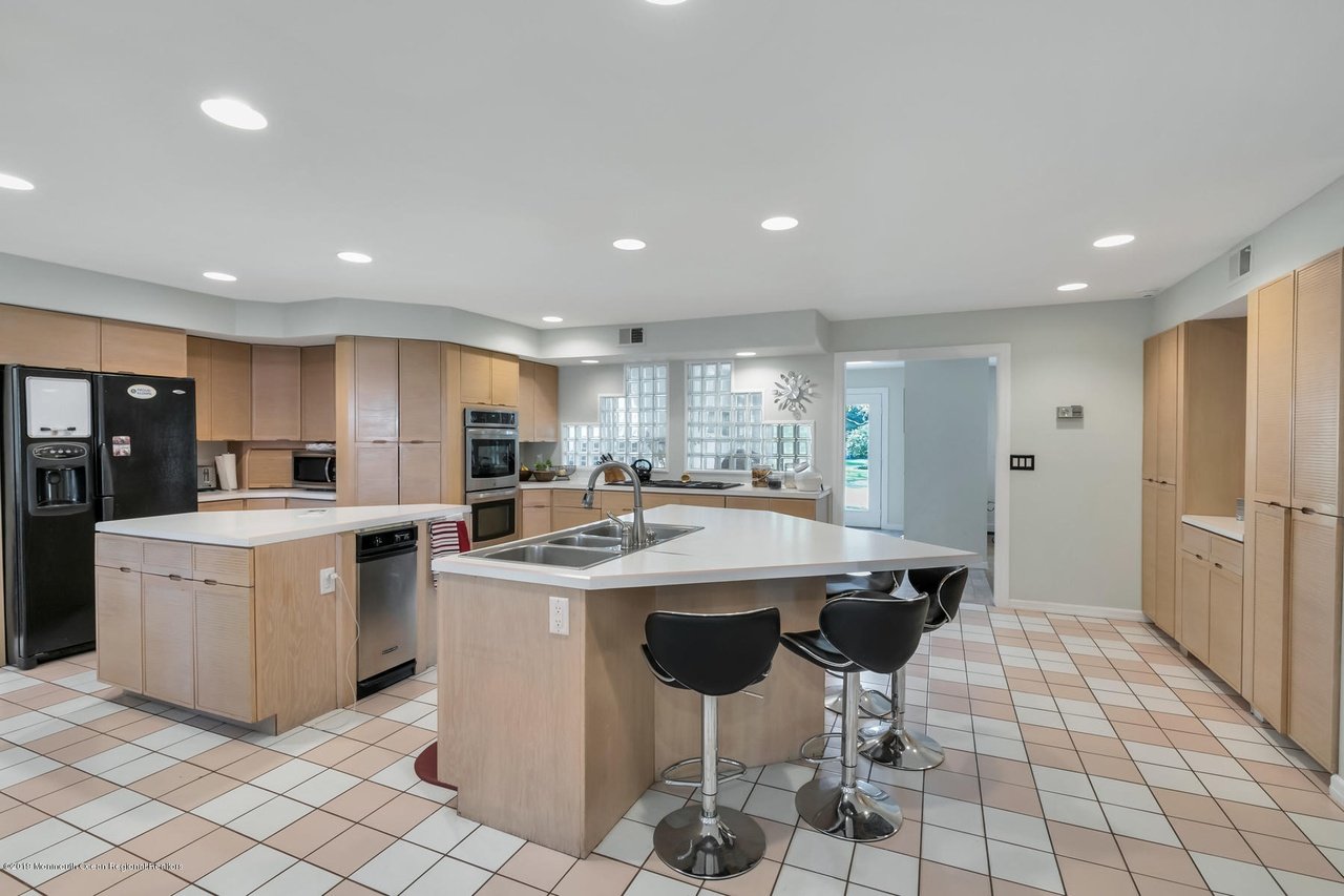 65 Hance Rd