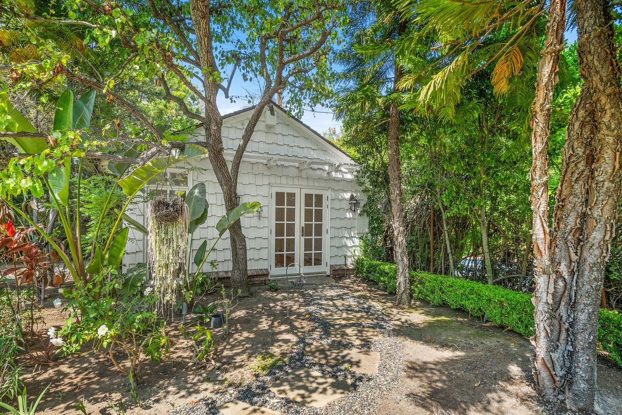 English Country Manor In Toluca Lake