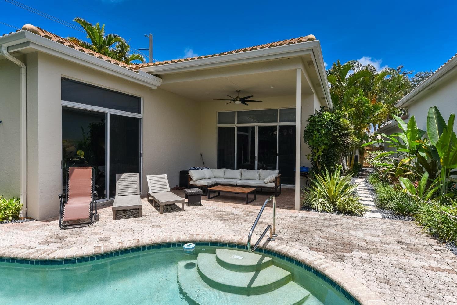 6685 NW 24th Ter