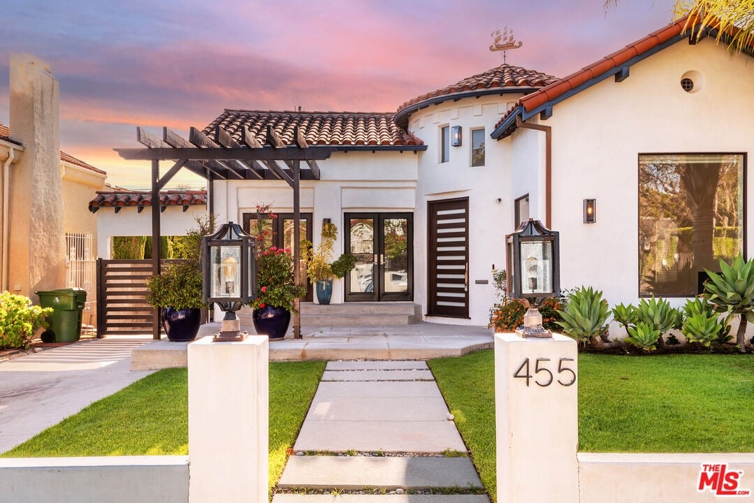 455 N La Jolla Ave