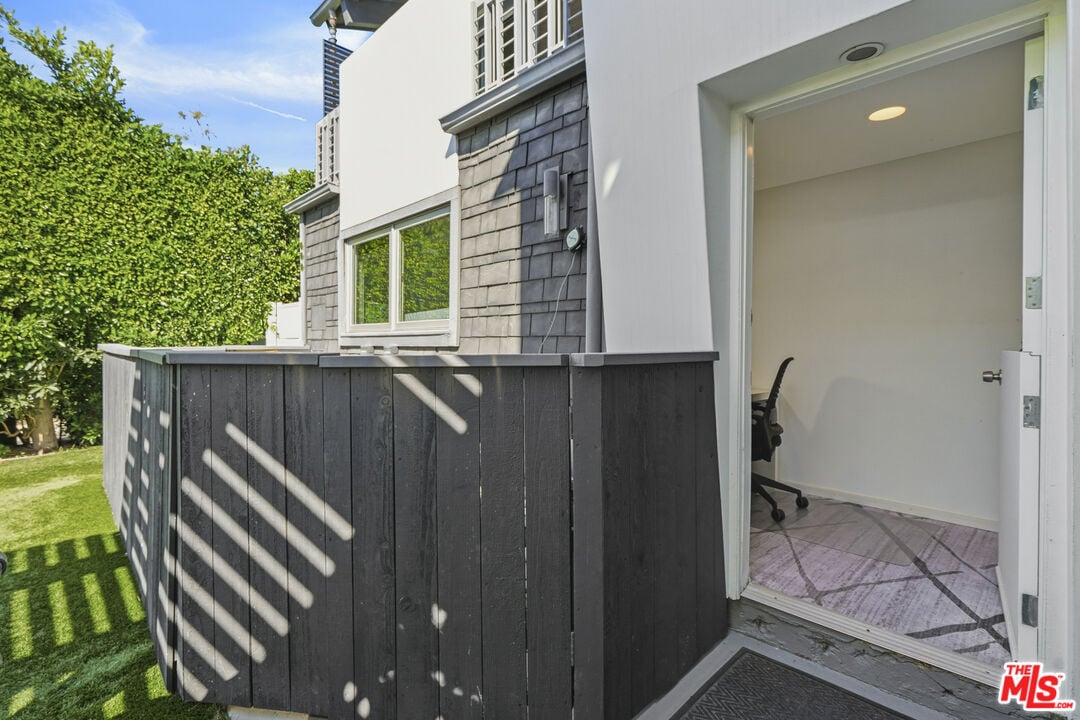 Solis Vista, Serra Rd, 90265