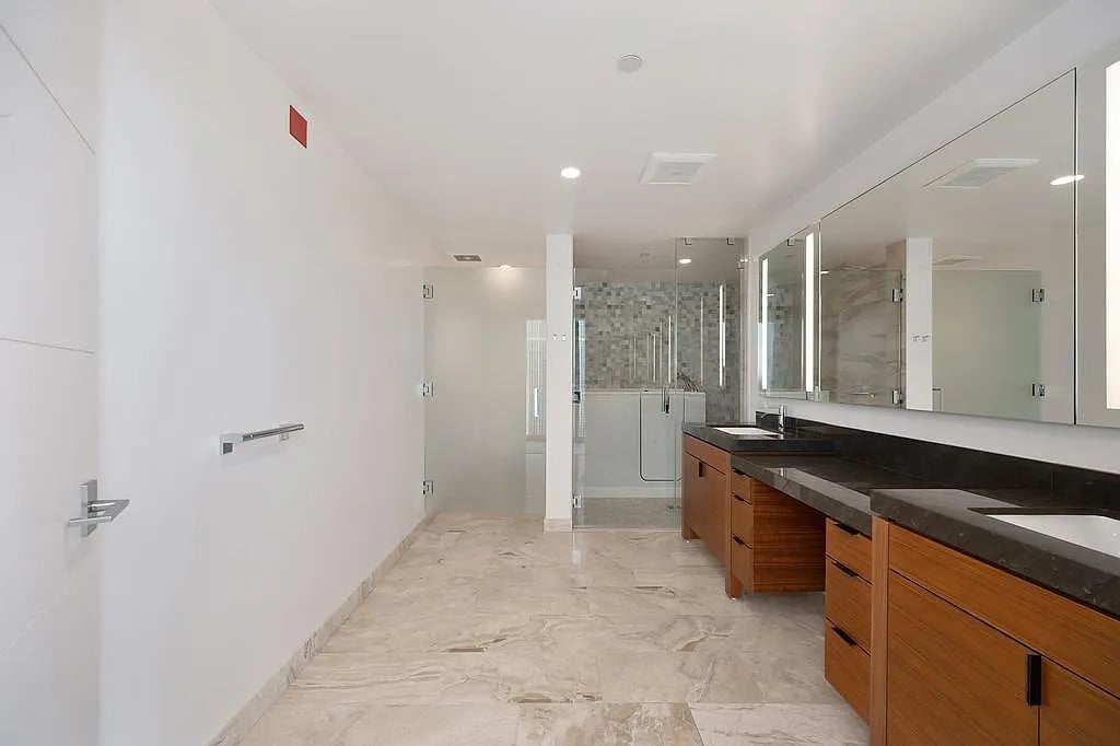 500 J St #1701