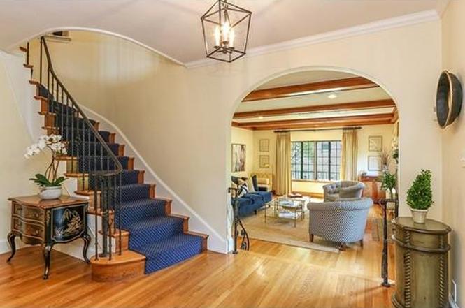 6 Forest Ave