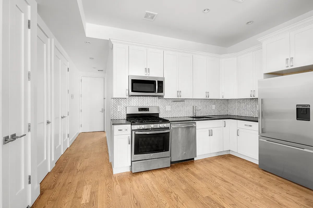 935 Lafayette Avenue #1