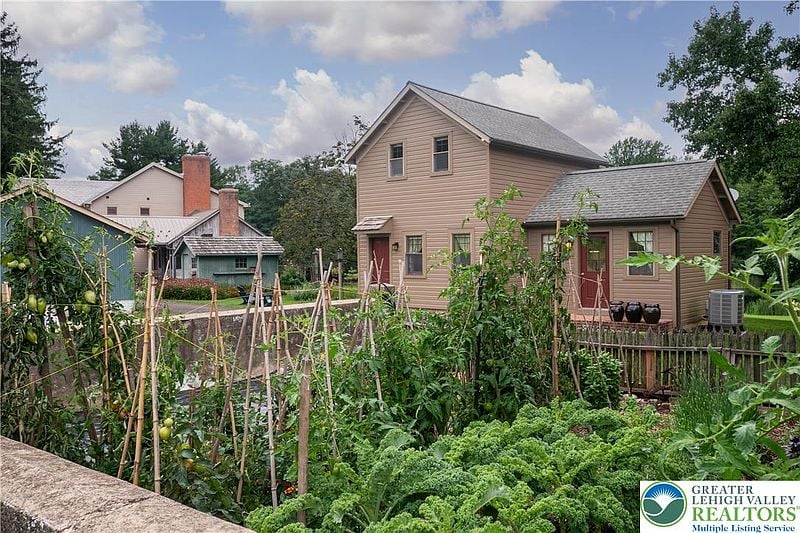 271 WETZEL ROAD