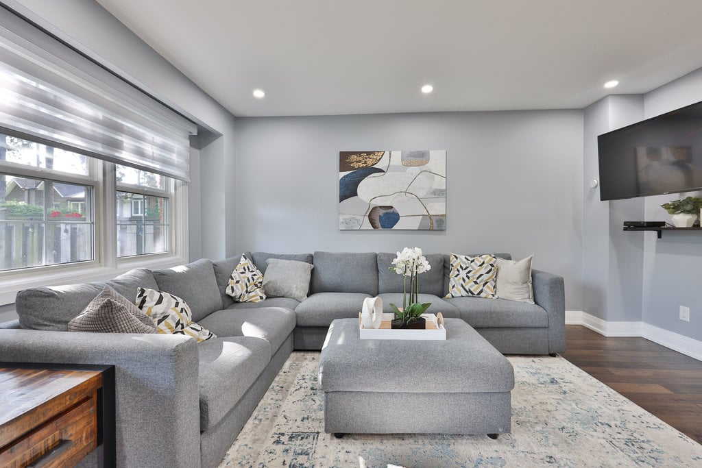 164-2120 Rathburn Rd E