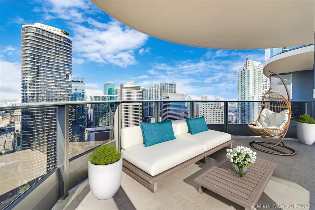 1000 Brickell Plaza