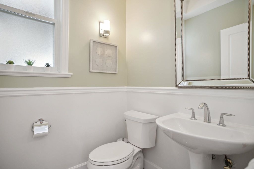 116 W 46th Ave