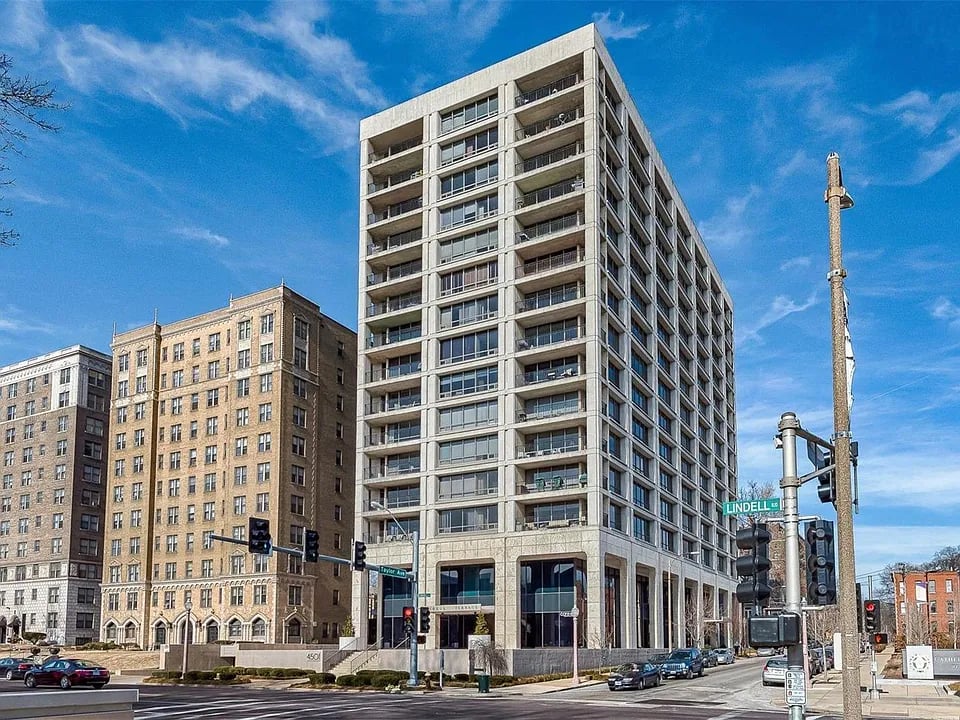4501 Lindell Blvd # 8D&8E