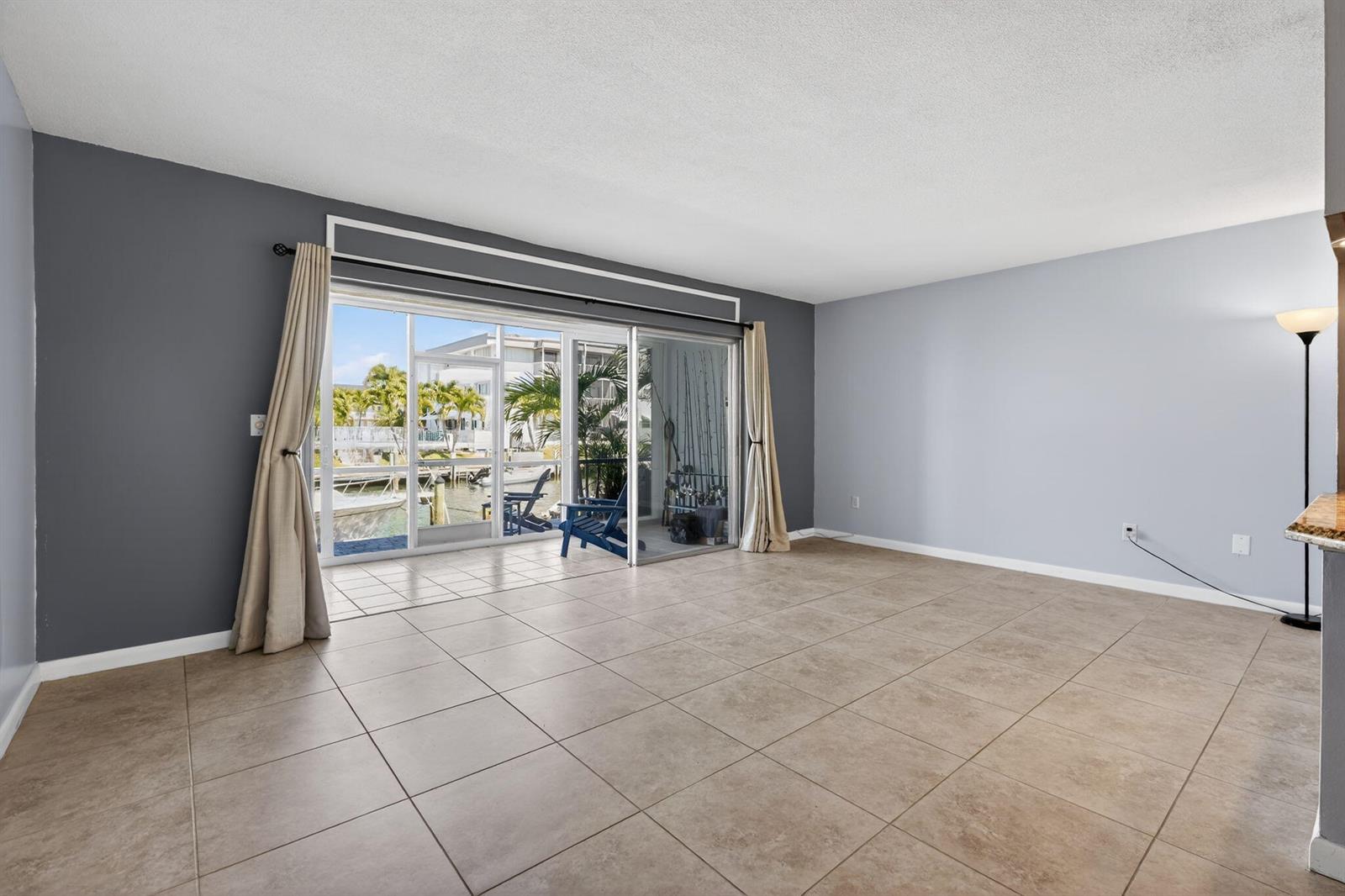 121 Wettaw Lane Ln #112