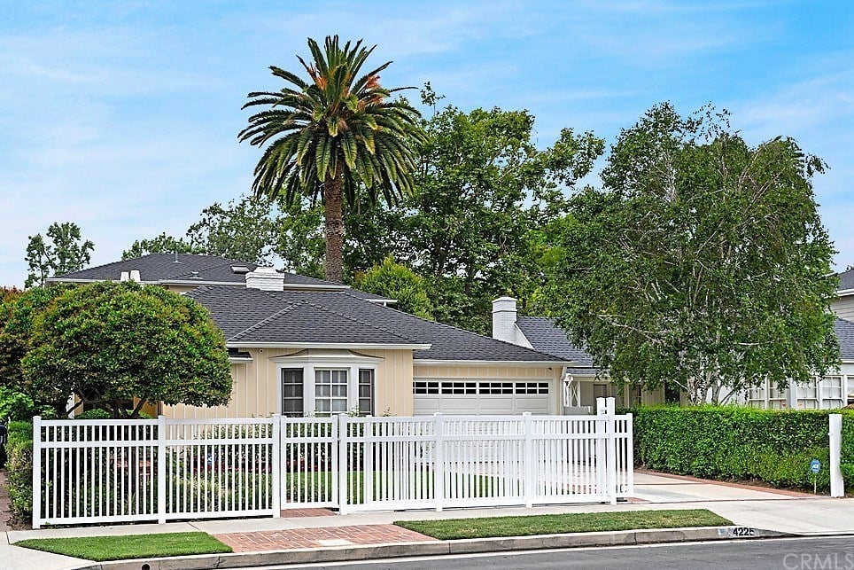 4225 Camellia Ave