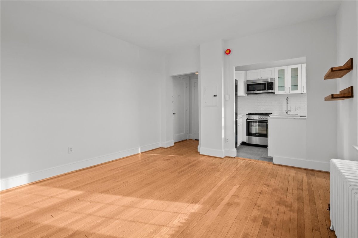 3100 Wisconsin Ave NW #406