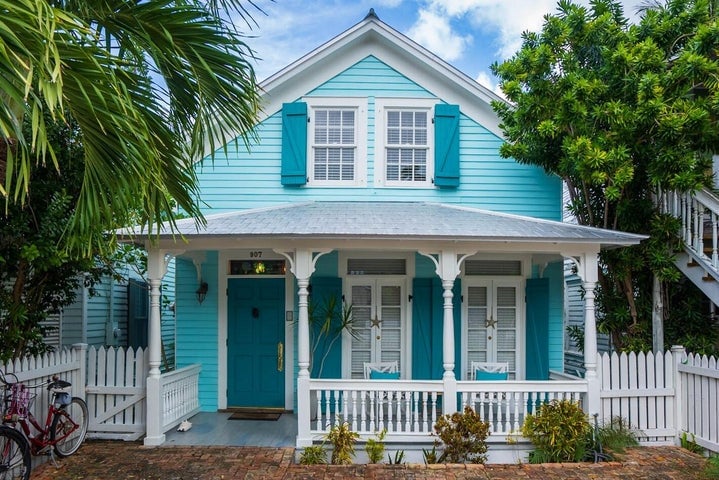 907 Elizabeth St