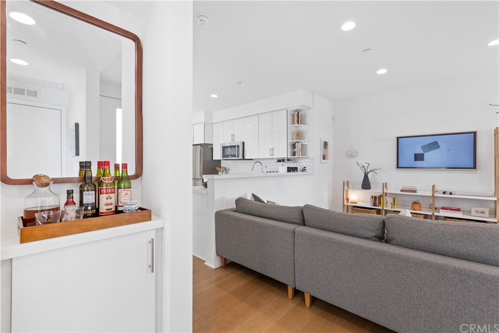 118 S Avenue 50, Unit 301