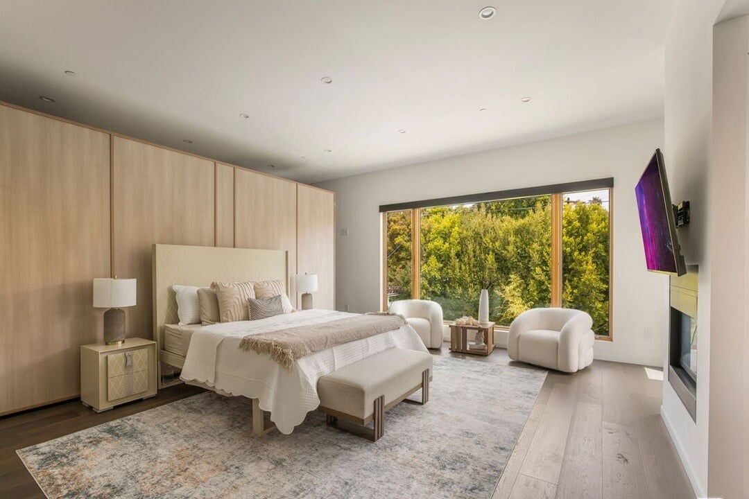 Aurelian Pavilion, W Sunset Blvd, 90049